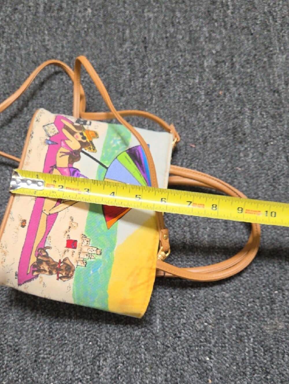 Women’s Colorful Beach Scene Tote Bag - Yellow - Picture 8 of 8